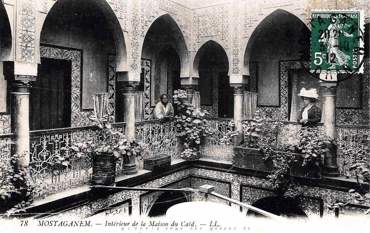 Mostaganem - Interieur de la Maison du Caid - 1912 .jpg